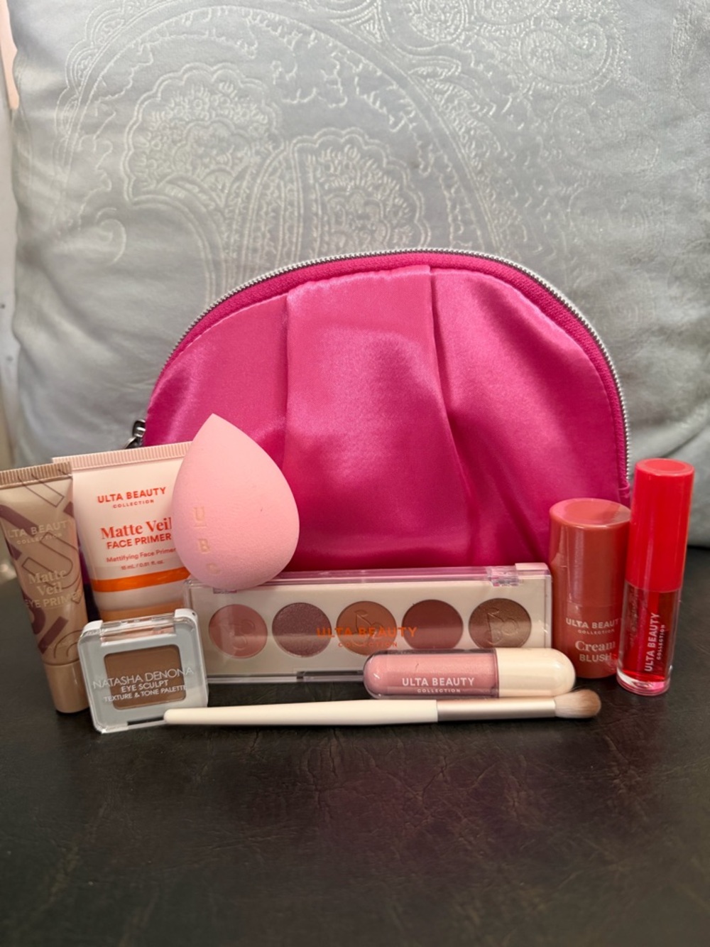 New 10 piece Makeup Set (blush,eyeshadows & primer,Makeup bag &more)